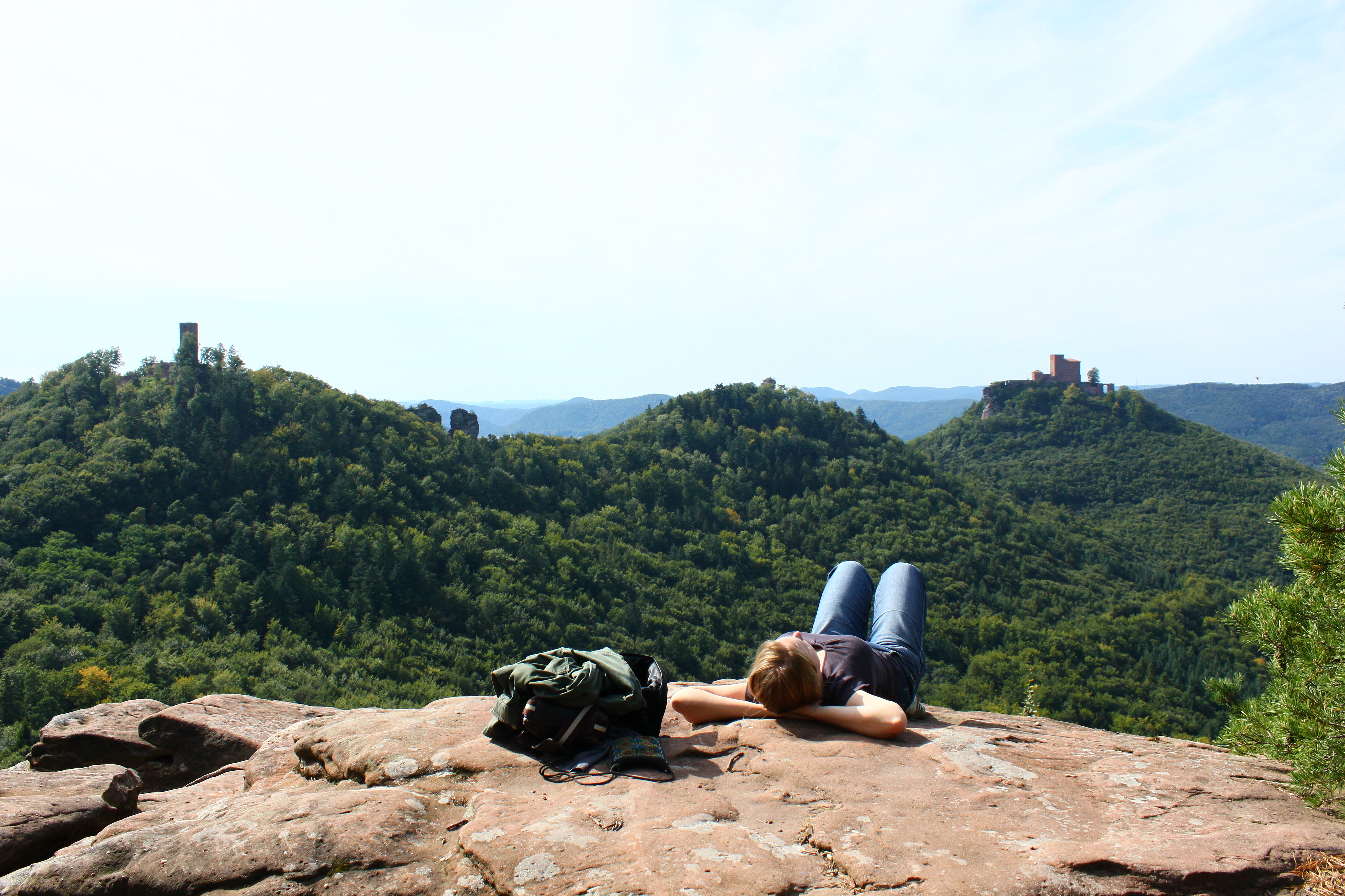 Drei Burgen Blick. Trifels, Anebos und Scharfenberg (Münz)